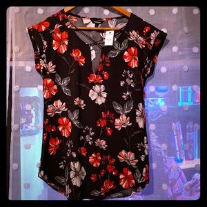 💕NWT Express floral top💕